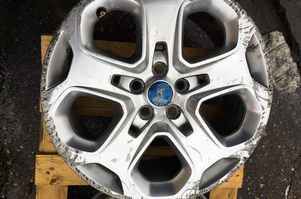 Awful look of Ford alloys